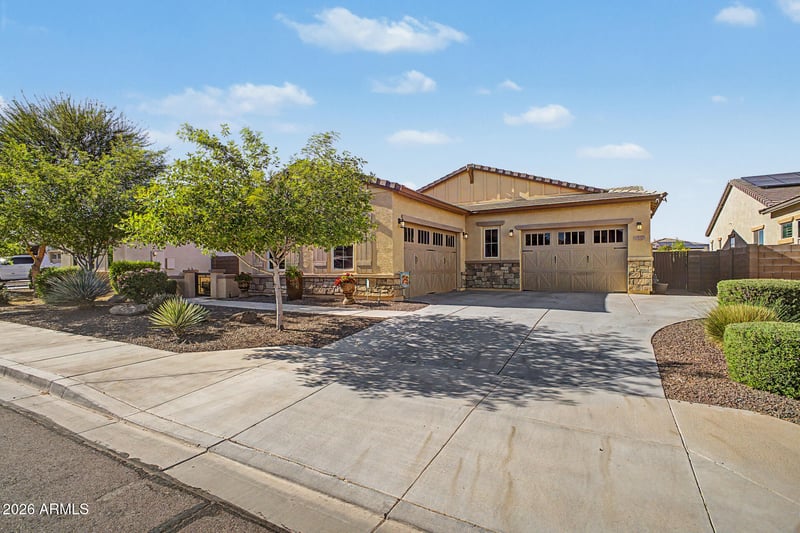 17232 Echo Ln, Waddell, AZ 85355