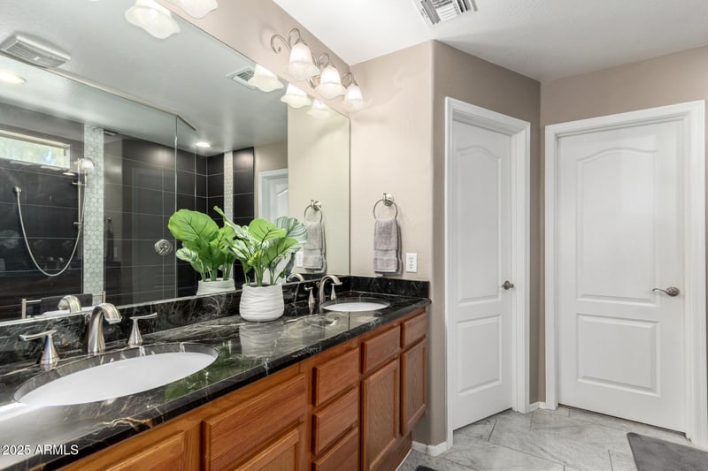 17237 Lundberg St, Surprise, AZ 85388