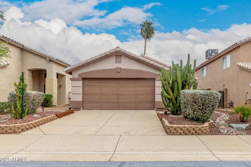 17239 42nd St, Phoenix, AZ 85032