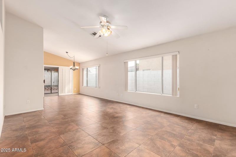 17239 42nd St, Phoenix, AZ 85032