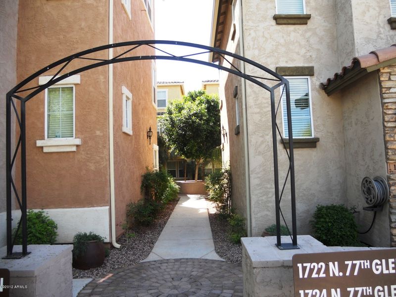 1724 N 77th Glen, Phoenix, AZ 85035