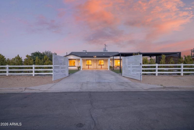 1724 S 1st St, Phoenix, AZ 85004