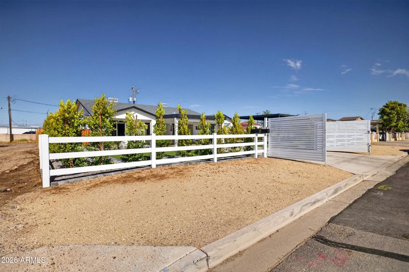 1724 S 1st St, Phoenix, AZ 85004