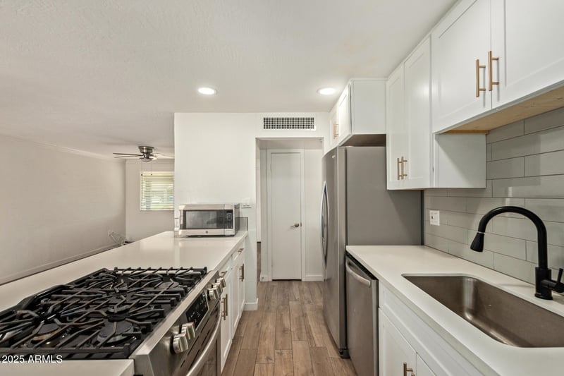 1724 Voltaire Ave, Phoenix, AZ 85029