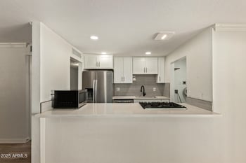 1724 Voltaire Ave, Phoenix, AZ 85029