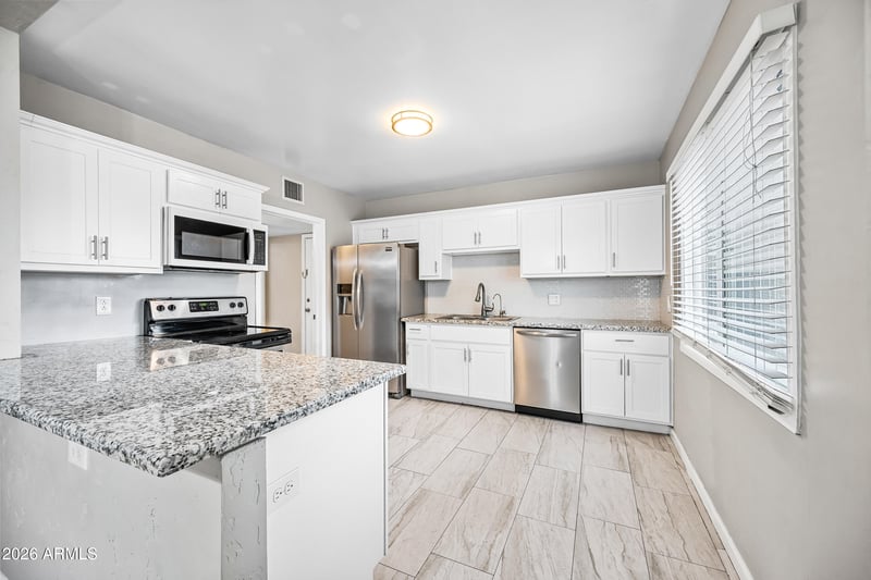 1724 Thomas Rd, Phoenix, AZ 85015