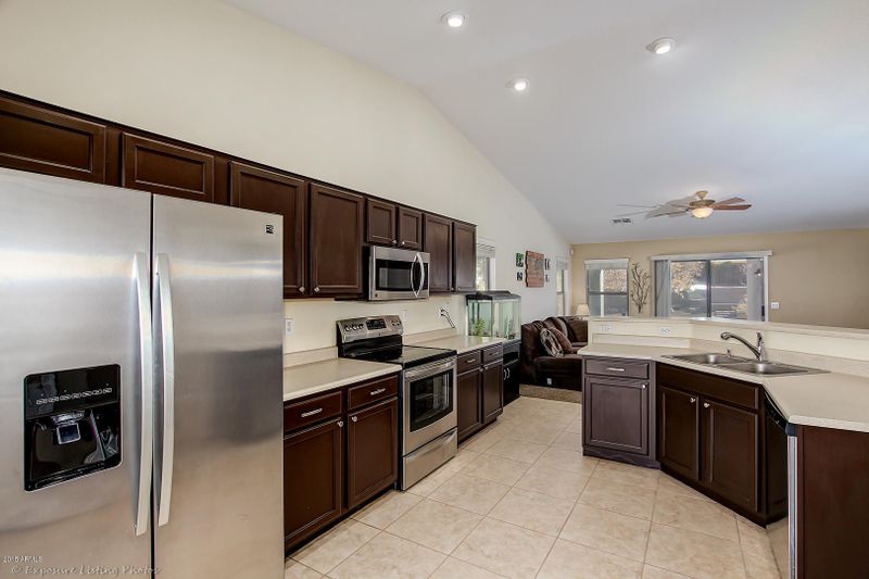 1725 E Beverly Rd, Phoenix, AZ 85042