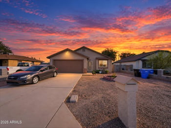 1725 E Pueblo Ave, Phoenix, AZ 85040