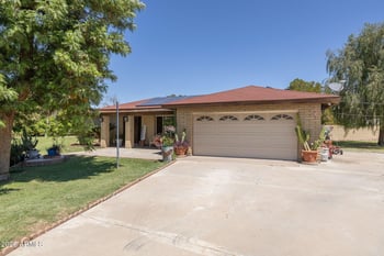 1725 Lindsay Rd, Mesa, AZ 85213