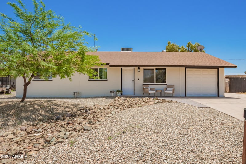 1725 Oraibi Dr, Phoenix, AZ 85027