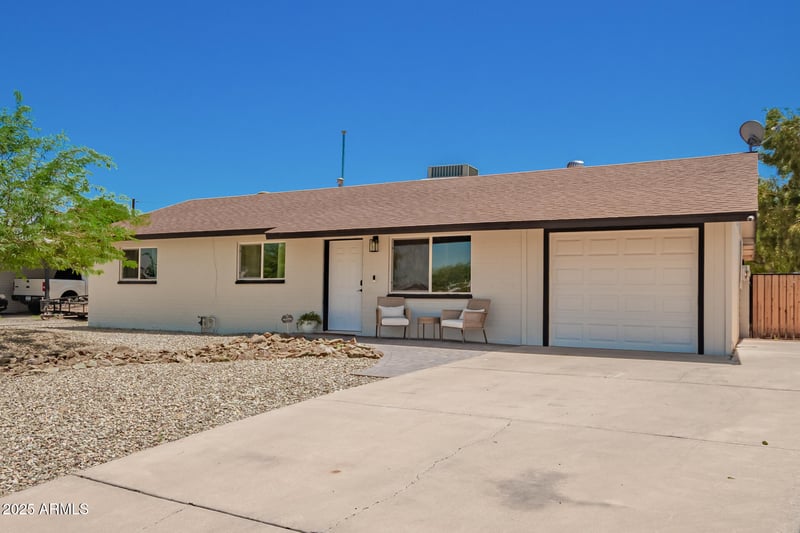 1725 Oraibi Dr, Phoenix, AZ 85027