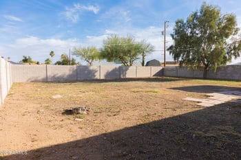 1725 Oraibi Dr, Phoenix, AZ 85027