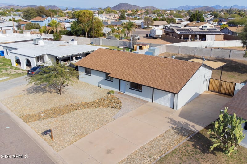 1725 Oraibi Dr, Phoenix, AZ 85027