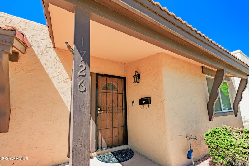 1726 Claremont St, Phoenix, AZ 85015