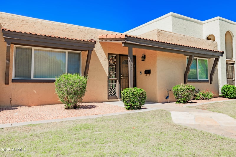 1726 Claremont St, Phoenix, AZ 85015