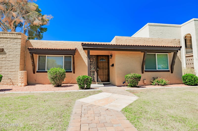 1726 Claremont St, Phoenix, AZ 85015