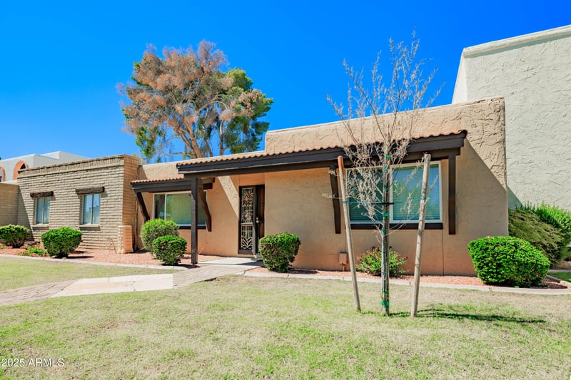 1726 Claremont St, Phoenix, AZ 85015