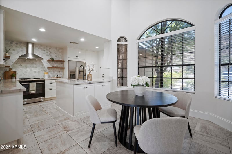 1726 E Behrend Dr, Phoenix, AZ 85024