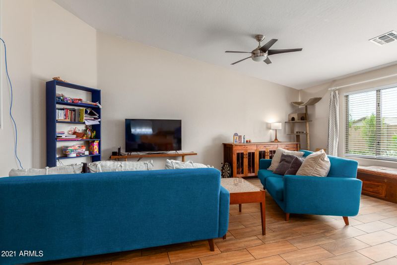 1726 E Harwell Rd, Phoenix, AZ 85042