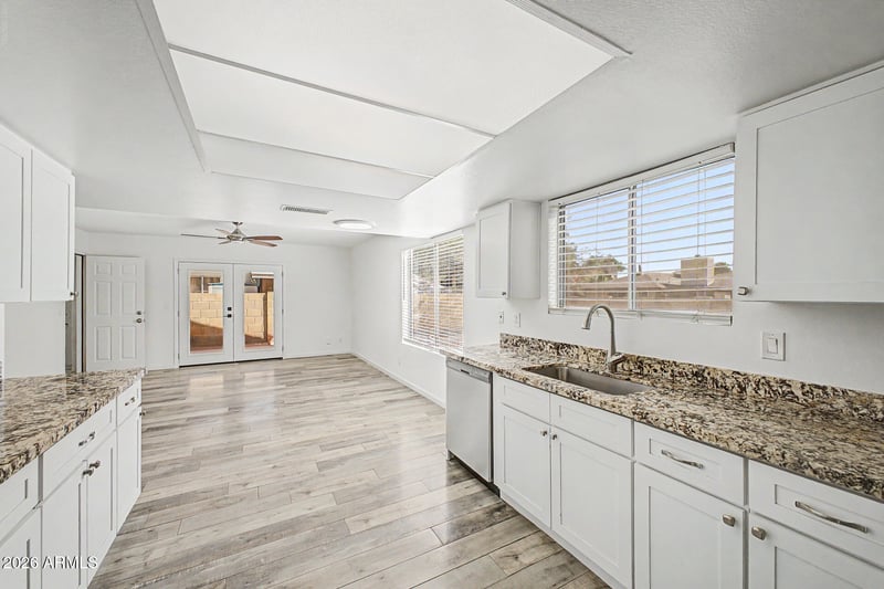 1726 Henkel Cir, Mesa, AZ 85202
