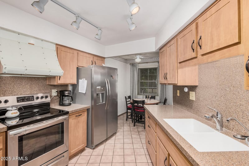 17266 105th Ave, Sun City, AZ 85373