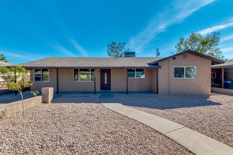 1727 N 32nd St, Phoenix, AZ 85008