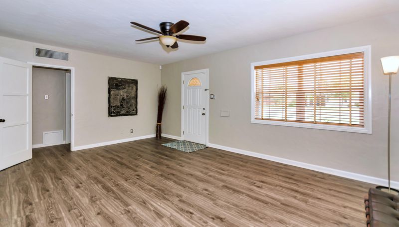 1727 W Earll Dr, Phoenix, AZ 85015