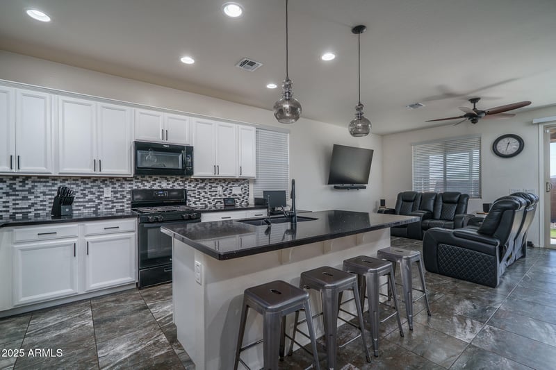 17275 Miami St, Goodyear, AZ 85338