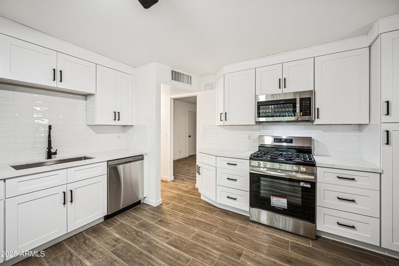 1728 Bentley St, Mesa, AZ 85201