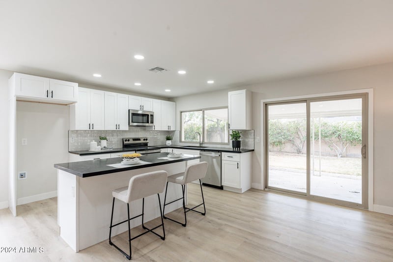 1728 La Jolla Dr, Tempe, AZ 85282