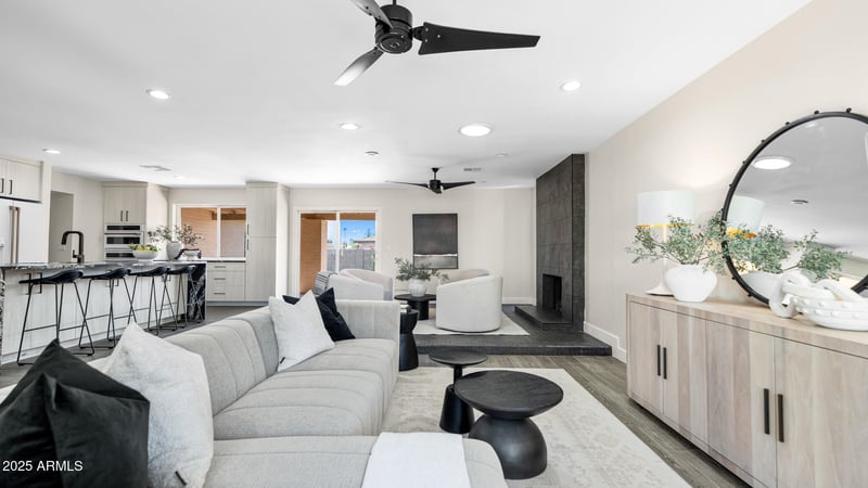 1728 Rogers Cir, Mesa, AZ 85202