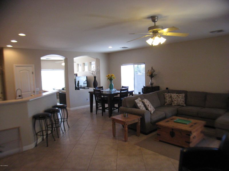 1728 S Voyager Dr, Gilbert, AZ 85295