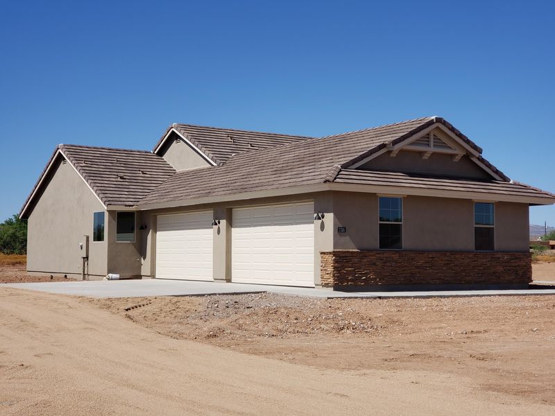 1728 W Tamar Rd, Phoenix, AZ 85086