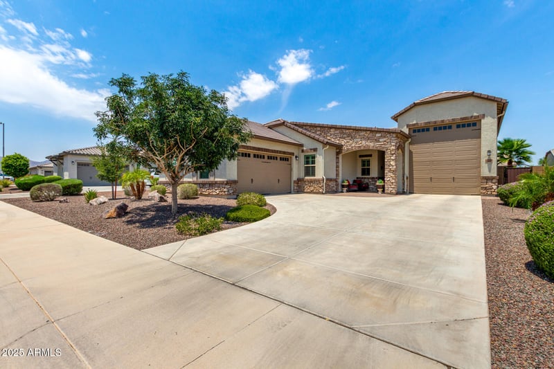 17288 Laurie Ln, Waddell, AZ 85355