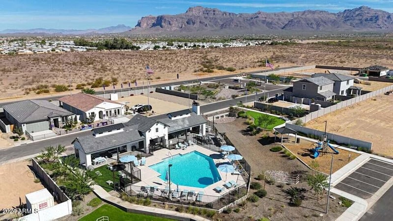 17288 Patrick Ln, Surprise, AZ 85387