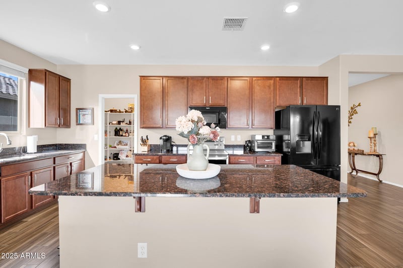 1729 Chanute Ps, Phoenix, AZ 85040