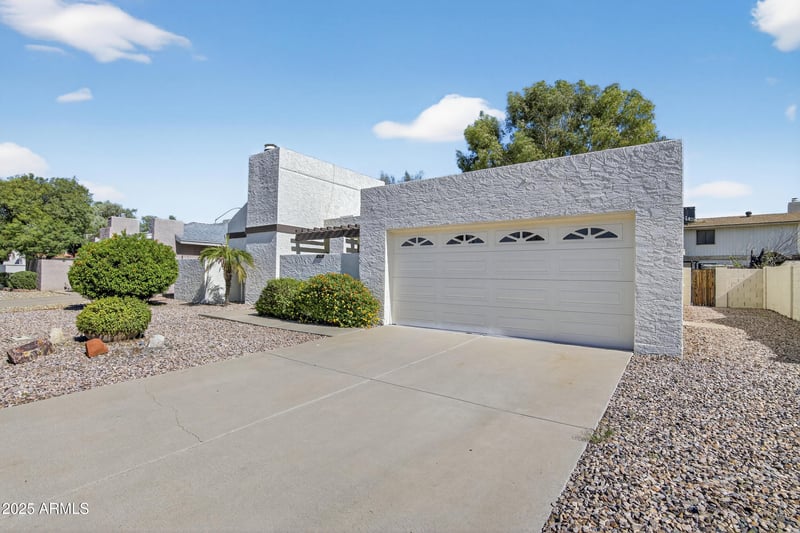 1729 Rogers Cir, Mesa, AZ 85202