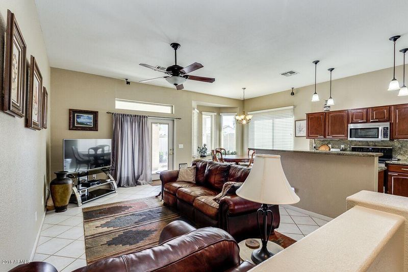 173 N Pineview Dr, Chandler, AZ 85226
