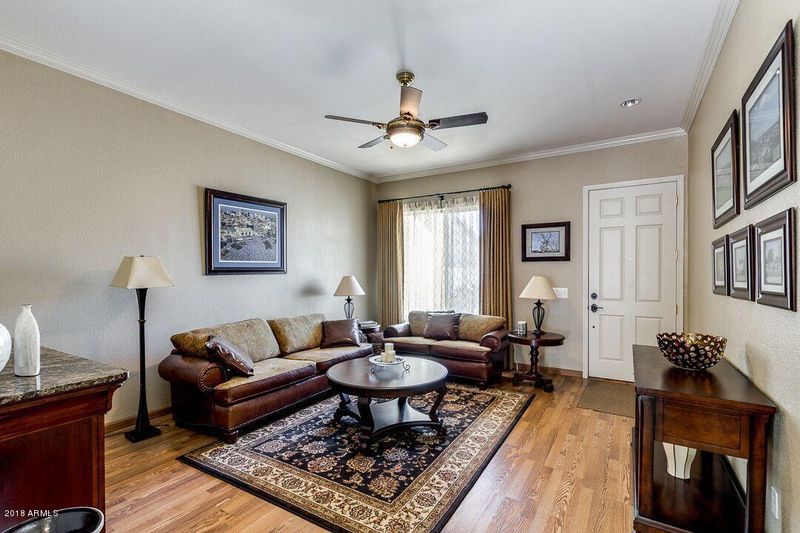 173 N Pineview Dr, Chandler, AZ 85226