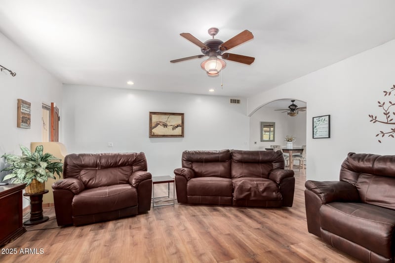 1730 Adamanda Ct, Phoenix, AZ 85086