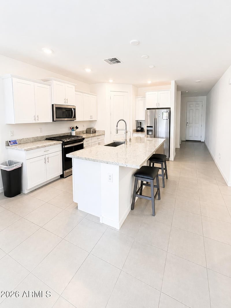 17318 Sunnyslope Ln, Waddell, AZ 85355
