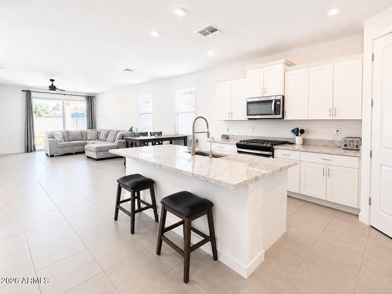 17318 Sunnyslope Ln, Waddell, AZ 85355