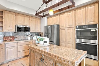 1732 E Gelding Dr, Phoenix, AZ 85022
