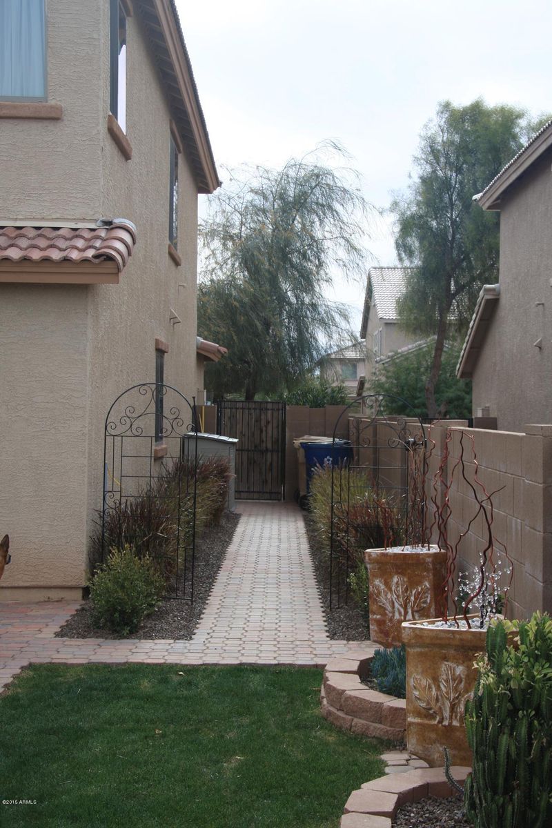 1732 E Oak Rd, San Tan Valley, AZ 85140