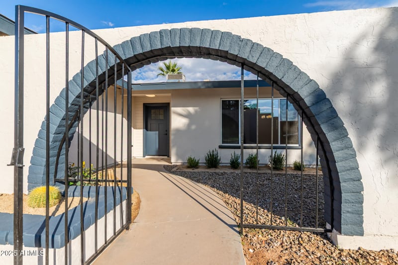 1732 Minton Dr, Tempe, AZ 85282