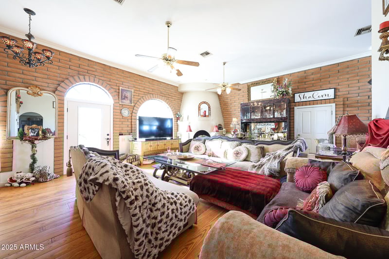 1732 Yearling Rd, Phoenix, AZ 85085