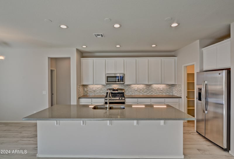 17320 Dahlia Dr, Surprise, AZ 85388