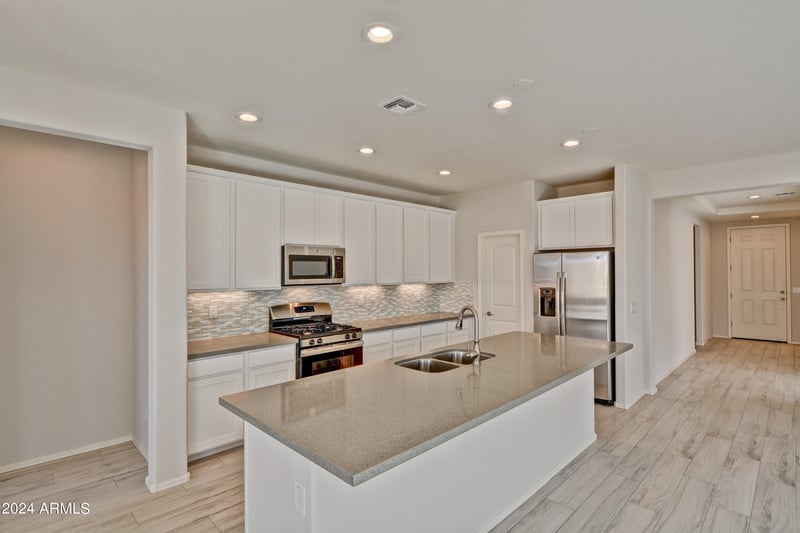 17320 Dahlia Dr, Surprise, AZ 85388