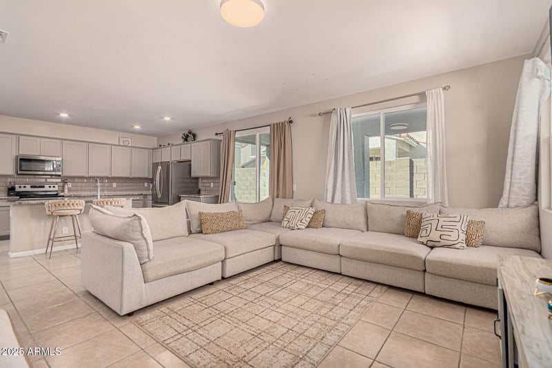 17320 Daley Ln, Surprise, AZ 85387