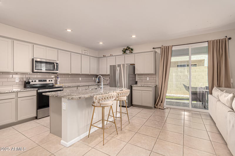 17320 Daley Ln, Surprise, AZ 85387